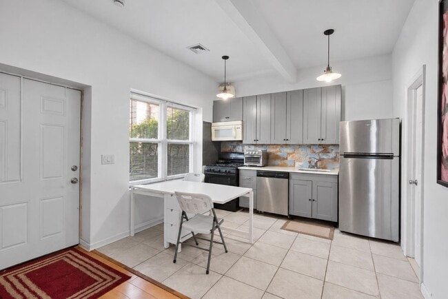 Photo - 315-317 33rd St Unit 1