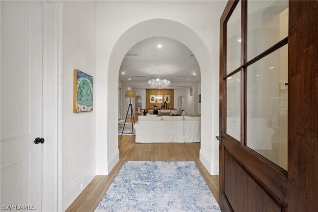 215 3rd Ave N