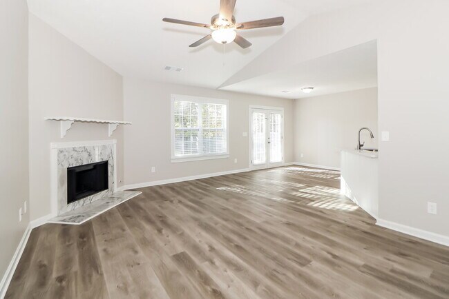 Photo - 731 Sugar Oak Ln