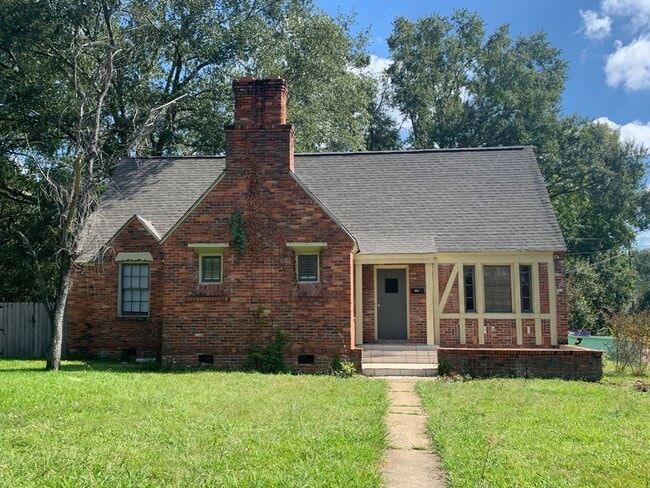 Photo - Beautiful Cloverdale Home