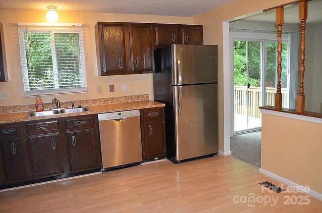 Photo - 634 Sweetgum Ln