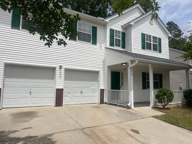 Building Photo - Available now. Great 4BR/2.5BA Home in Park Hill Place!