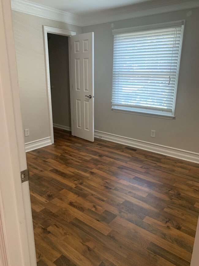 Brickettwood Apartments