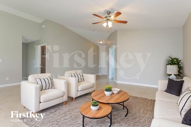Photo - 991 SW Du Bois Ave