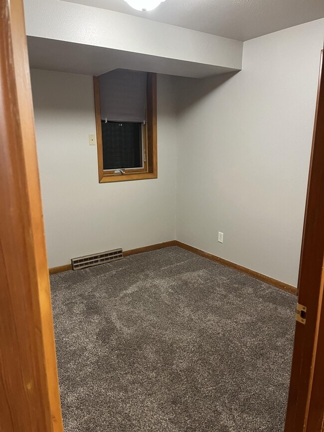 402 S 18th St Townhome Townhome Rental in Bismarck ND