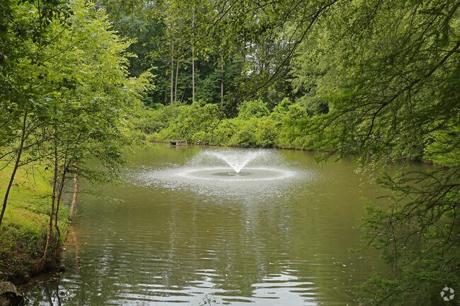 Lago - z-121825-Cortland Windward