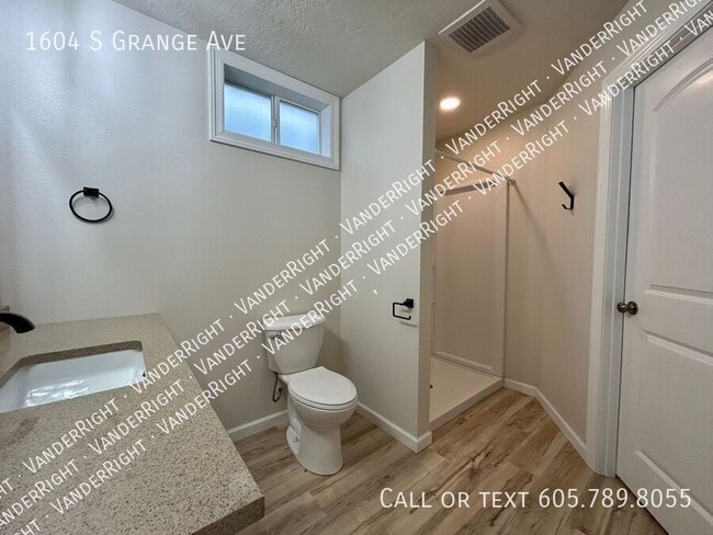 Photo - 1604 S Grange Ave