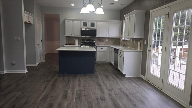 Photo - 2015 Beckenham Walk Ln