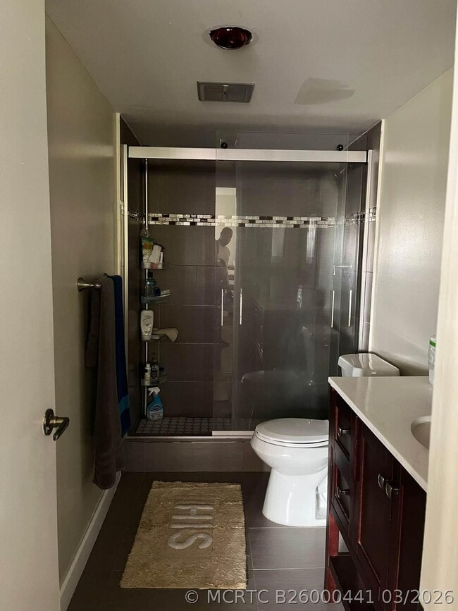 Building Photo - 4170 Inverrary Dr Unit 211