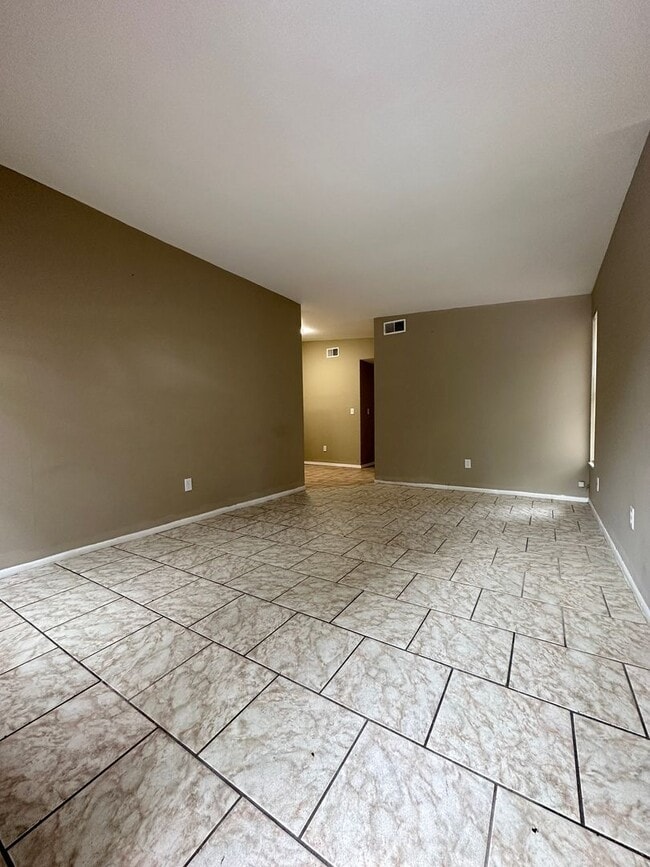 Photo - 8728 N Mandarine Pl Unidad B