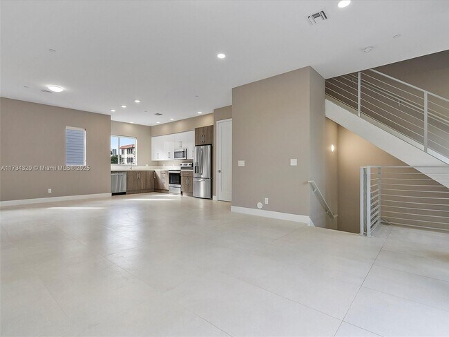 Photo - 644 NE 12th Ave