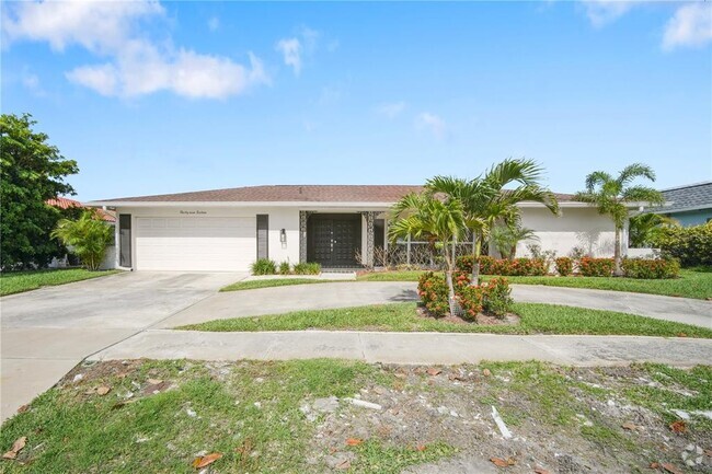 Building Photo - 3916 Doral Dr Rental