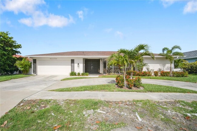 Photo - 3916 Doral Dr House