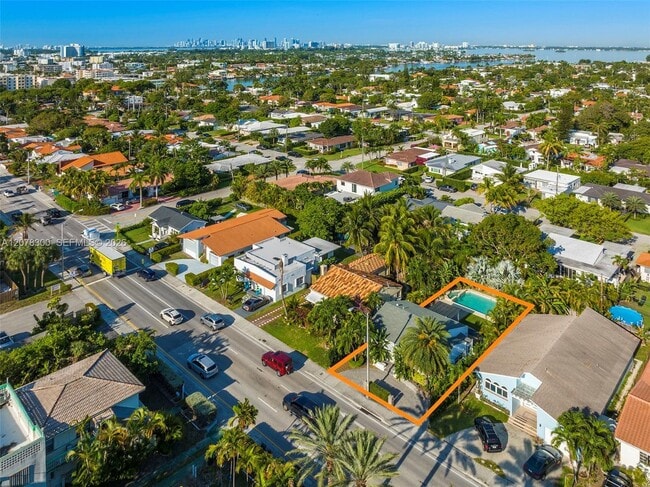 8934 Harding Ave