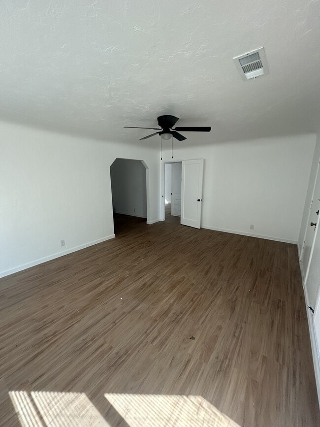Photo - 413 S H St