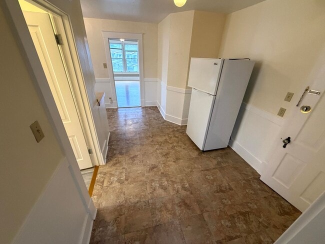 Photo - 676 N Davis St Unit 3