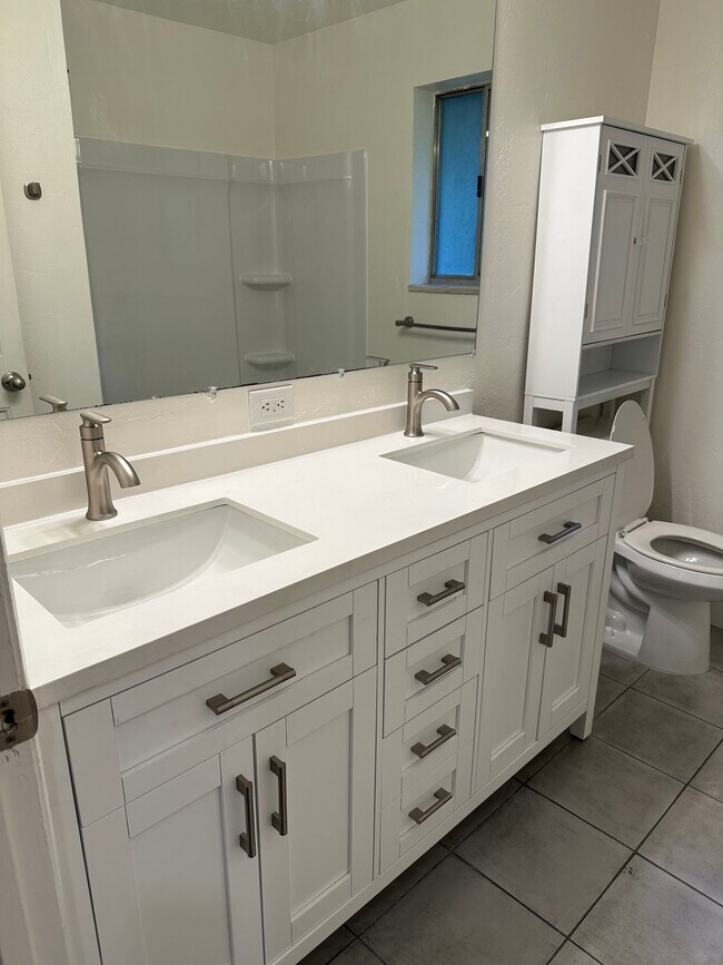 Photo - 2151 W 300 N St