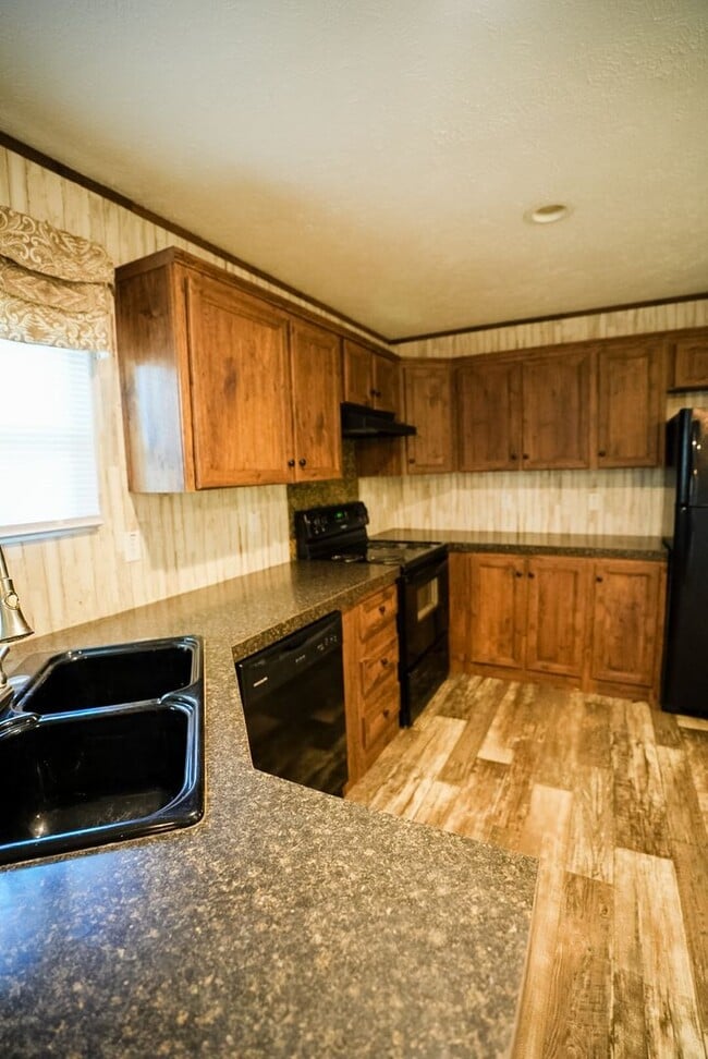 Photo - 1007 Alexandria Rd SW