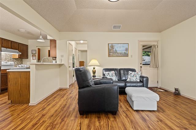 Photo - 8521 Holly St