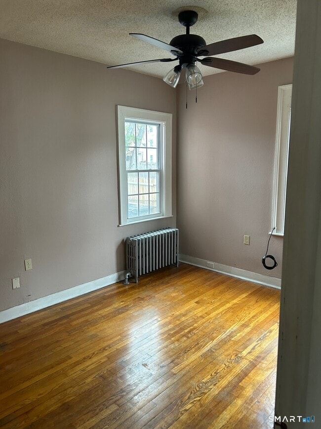 Photo - 82-84-84 Glendale Ave