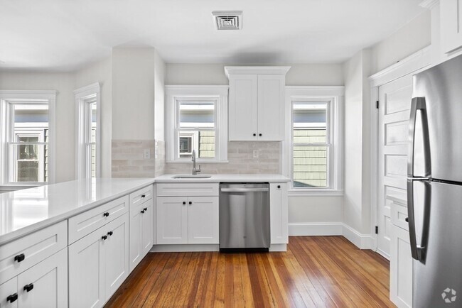 Building Photo - 170-172-172 Calumet St Unit 2 Rental