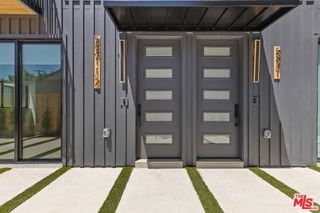 Photo - 5841 Kester Ave