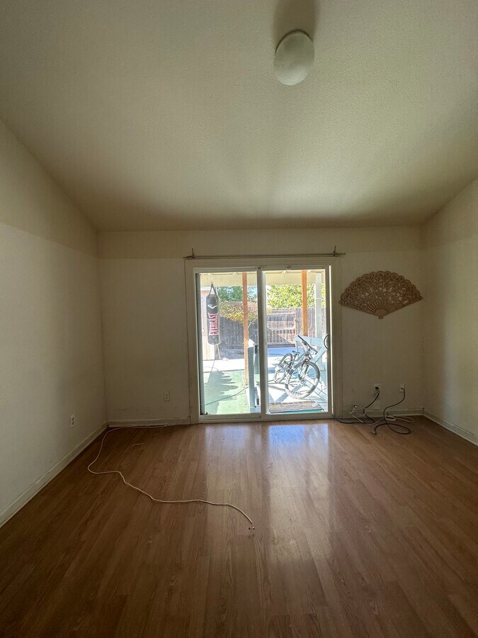 Photo - 545 W Deerwood Ln