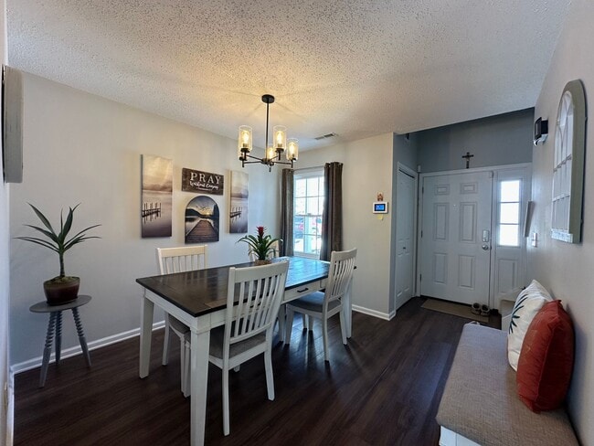 Photo - 2 bedrooms, 1.5 bathrooms