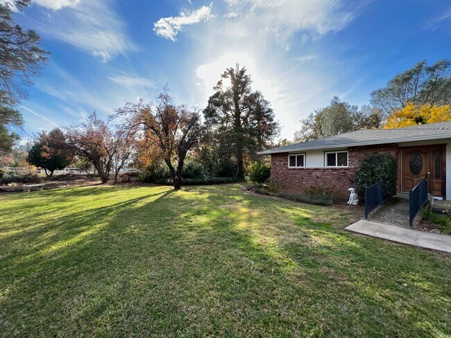 Photo - 9866 Hillview Dr
