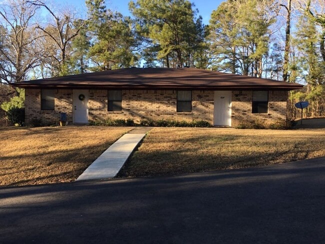 Building Photo - 2/1 with w/d