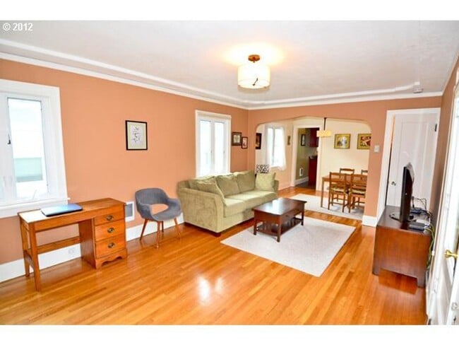 Photo - Darling Condo in heart of Hawthorne Unidad 6