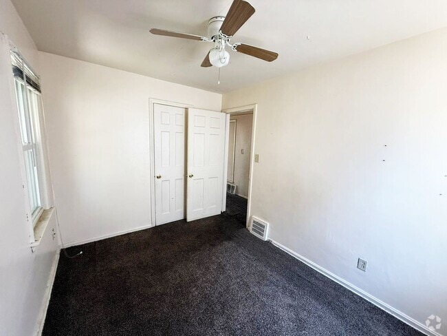 Building Photo - 3 BED 1 BATH BEAUTIFUL SINGLE FAMILY HOME ...