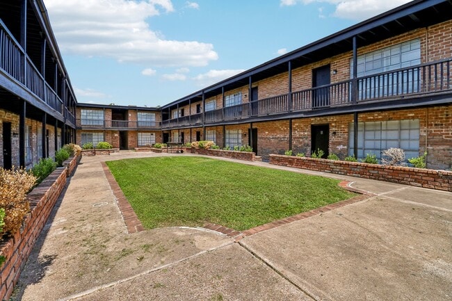 Photo - Rose Garden Apartments