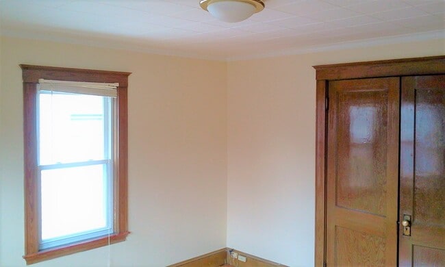 Livingroom - 30 Newbury Ave Unit 3