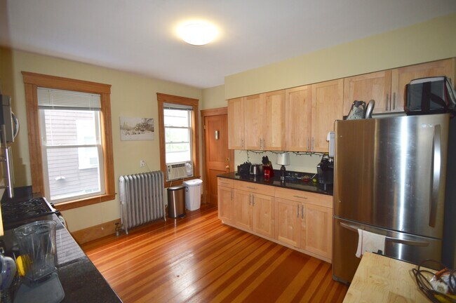 29 Fairbanks St Unidad 2