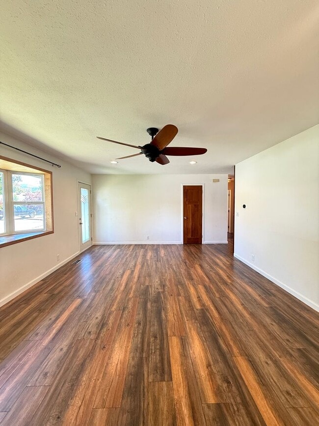Photo - Beautiful 3 Bedroom, 2 Bathroom Rogue River Rental