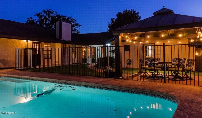 Photo - HUGE House In Tempe Close to ASU
