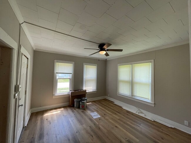 Photo - 2155 S 13th St