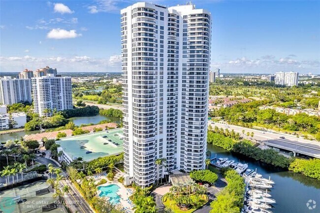 Building Photo - 3500 Mystic Pointe Dr Unit 3404 Rental