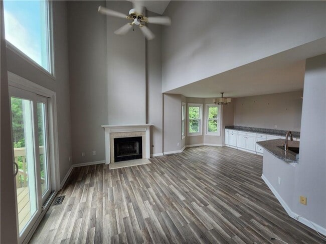 Photo - 156 Stoneforest Dr