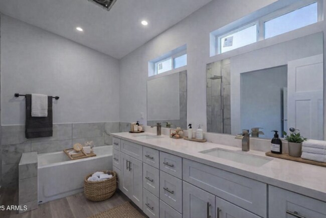 Photo - 2511 E Broadway Rd