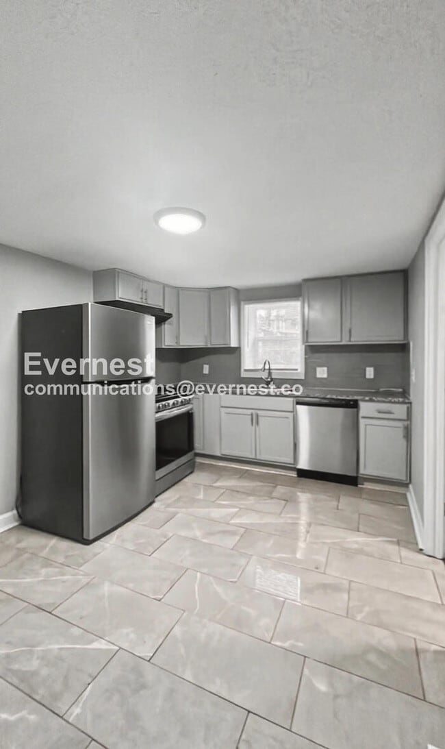 Photo - 700 S Savage St