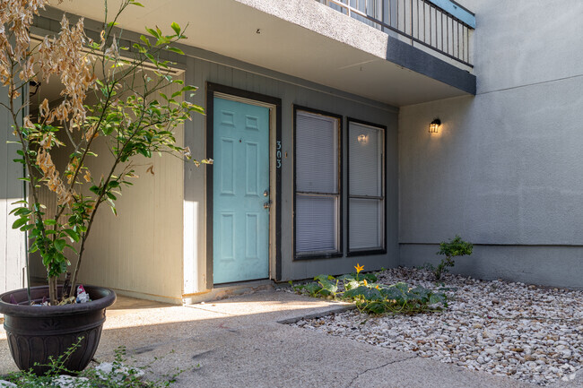 Building Photo - The Pointe At Babcock Rental