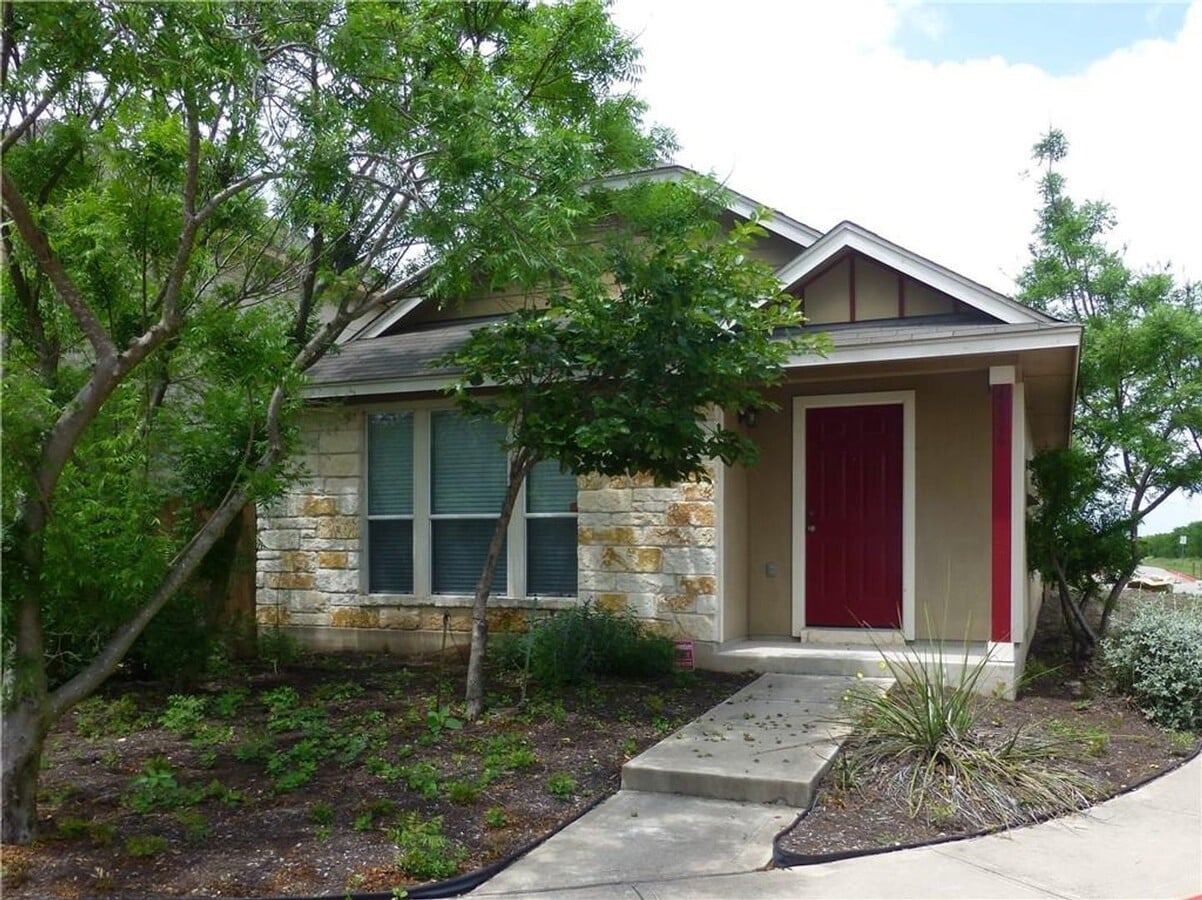 Cute Home Next to Walking Trail - Cute Home Next to Walking Trail