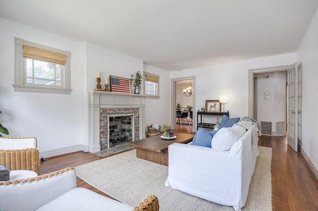 Photo - 2002 18th Ave S