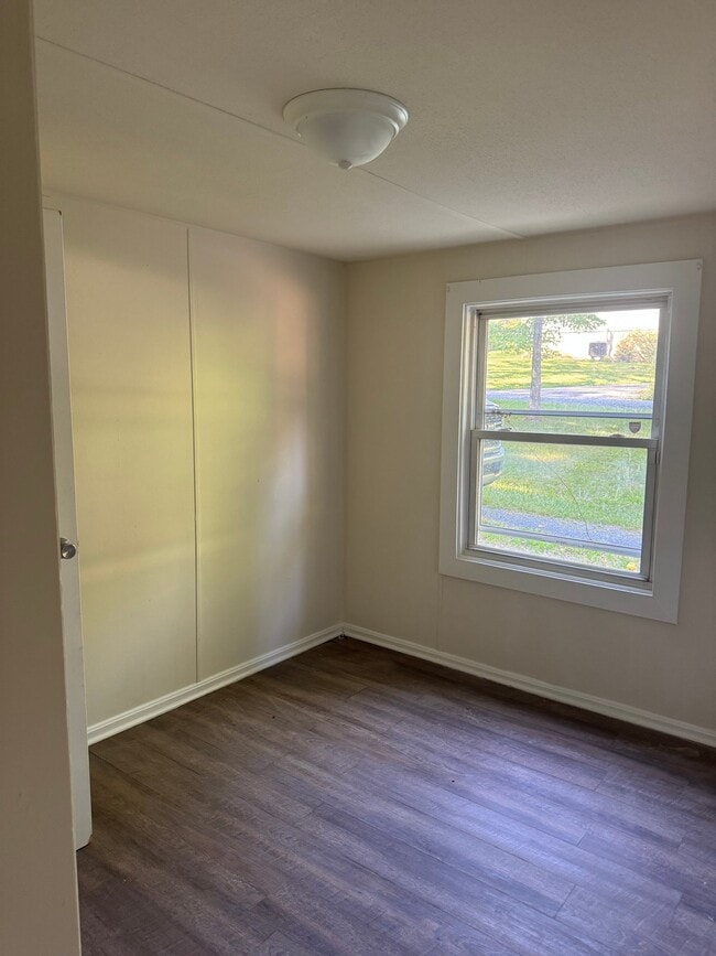 Photo - 245 Deerfoot Rd