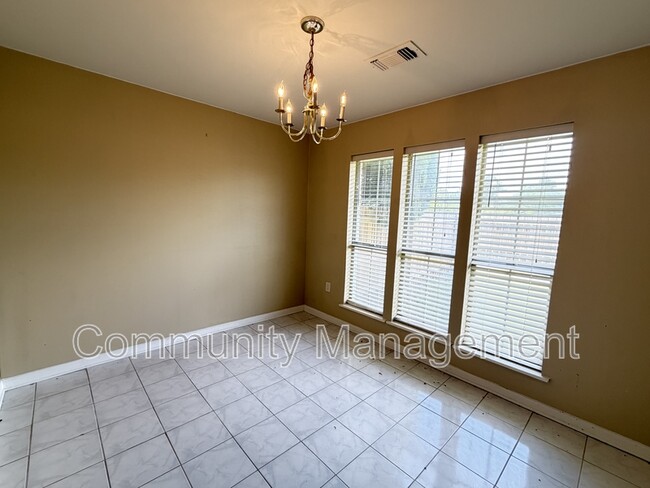 Photo - 1314 N Range Ave