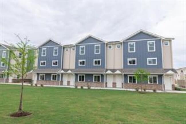Building Photo - 21155 Gosling Rd Unit 16B Rental