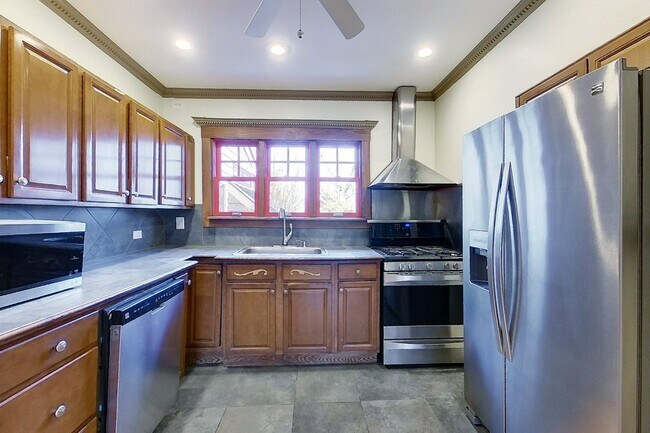 Photo - 711 Union St