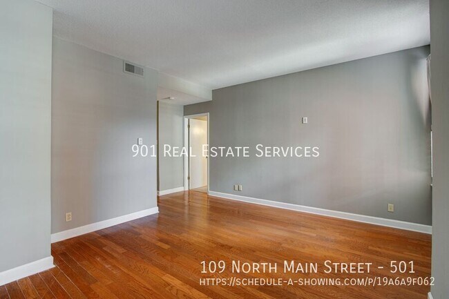Photo - 109 N Main St